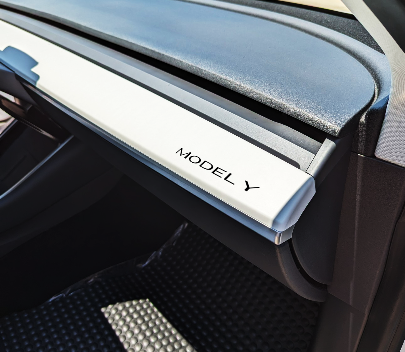 Tesla Logo Vinyl Decal Model 3/Y set of 4